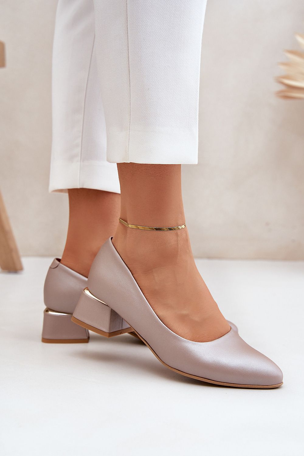 Heel pumps model 206817 Step in style