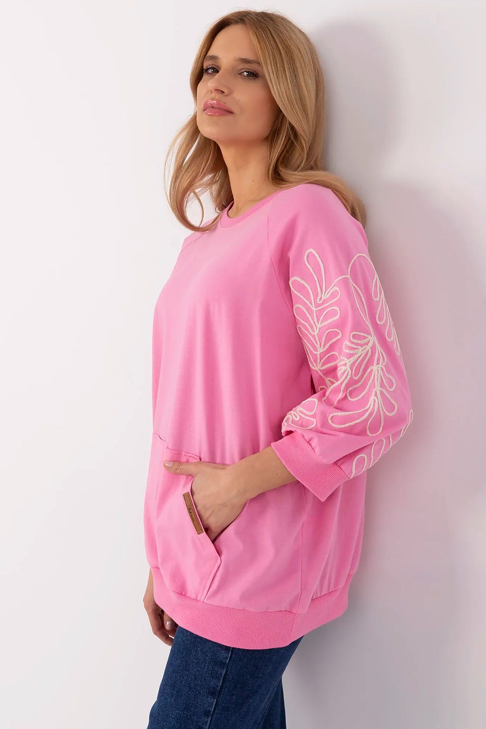 Sweatshirt model 209846 Relevance