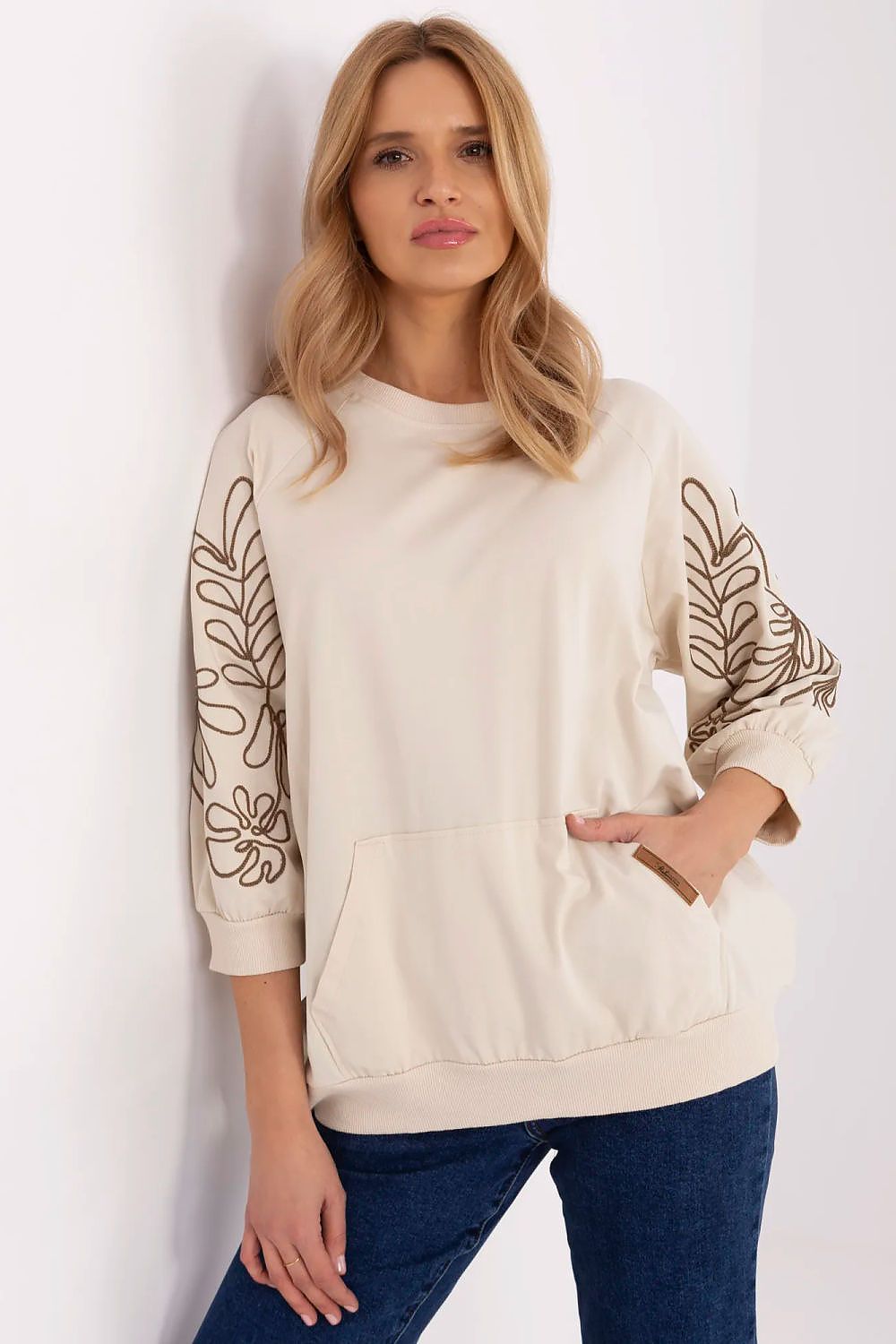 Sweatshirt model 209852 Relevance