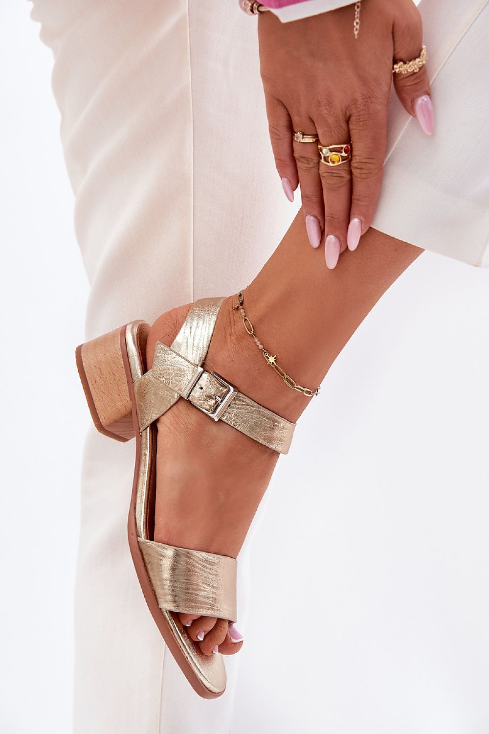 Heel sandals model 213021 Step in style